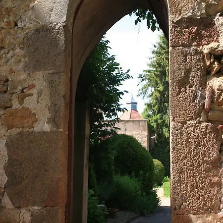 Konukevi Chateau De La Grange 3*