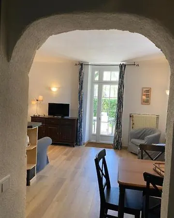 Konukevi Chateau De La Grange 3*