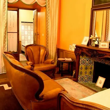 Konukevi Chateau De La Grange 3*