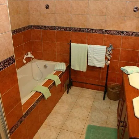 Konukevi Chateau De La Grange 3*