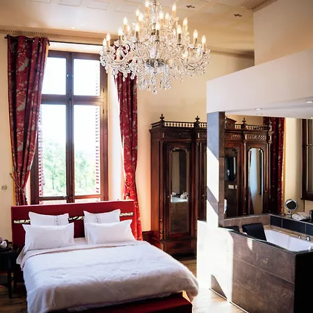 Chateau De La Grange 4* Les Pradeaux