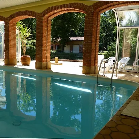 Guest house Chateau De La Grange Fort 3*
