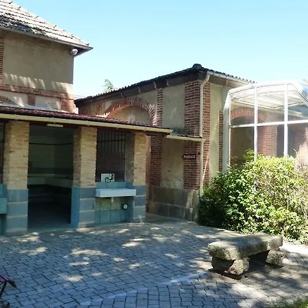 Pensión Chateau De La Grange Les Pradeaux