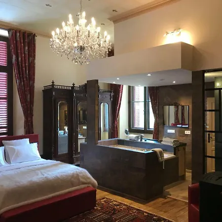 Chateau De La Grange Fort Guest house Les Pradeaux