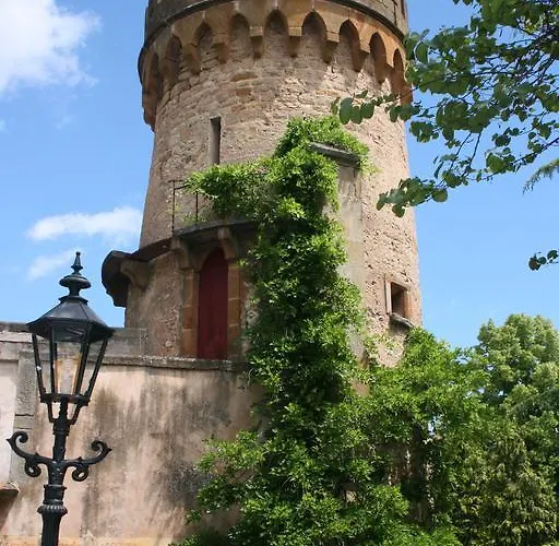 Chateau De La Grange Pensionat 3*